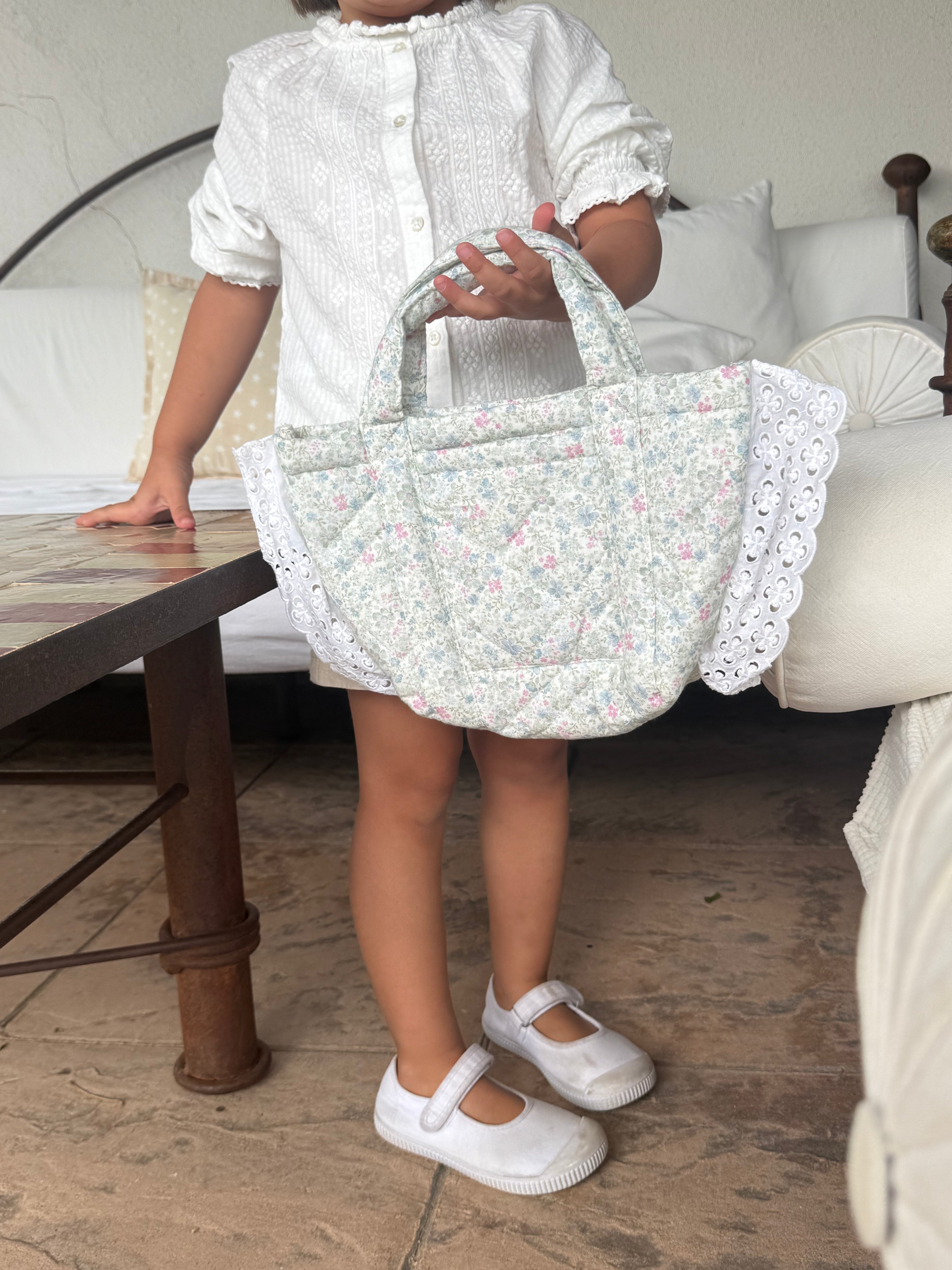 Capazo de niña