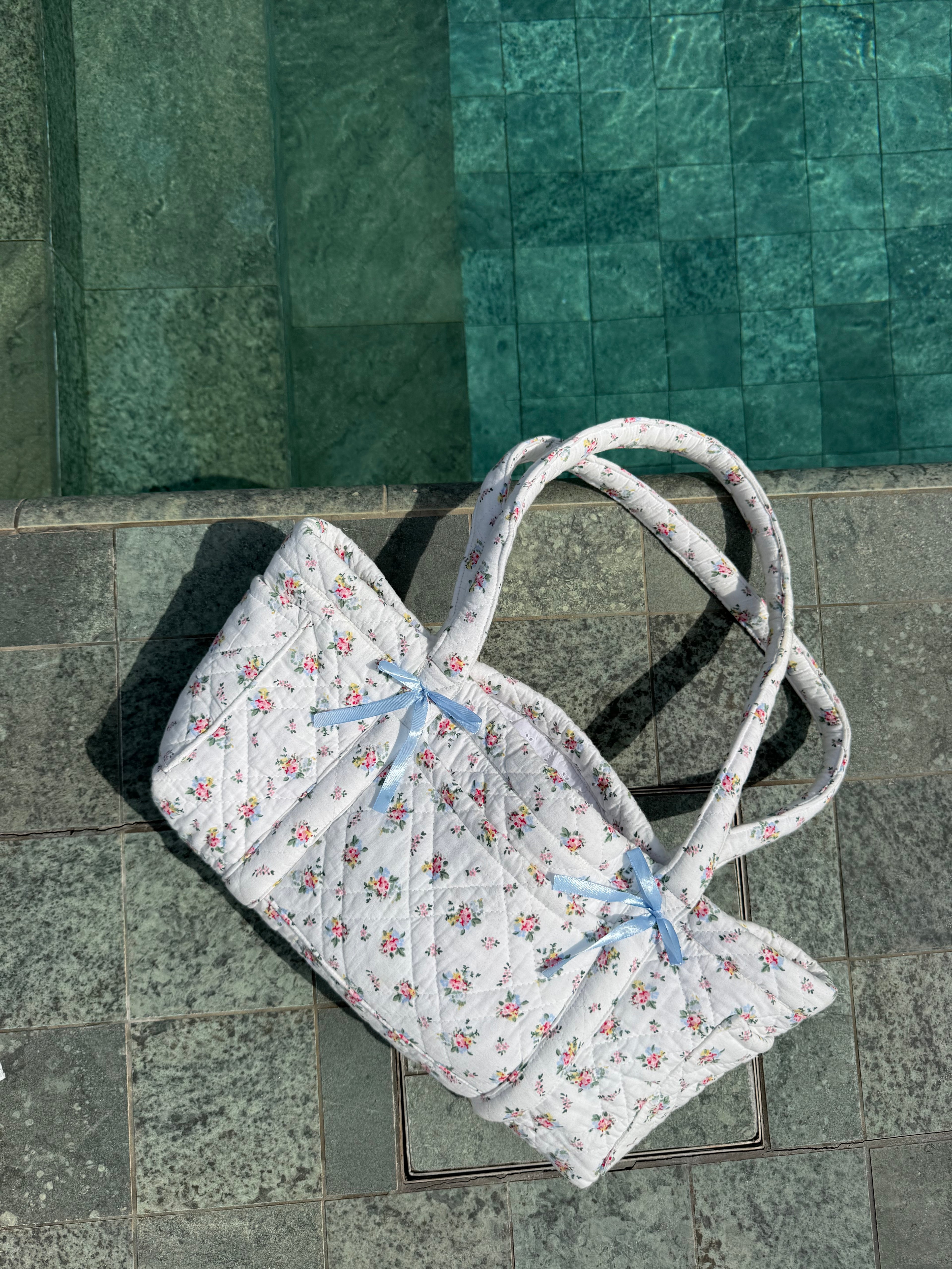 Medium Cloud Bow Tote